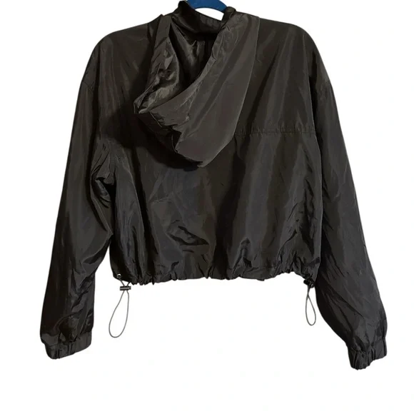 New Look Supreme Black Cropped Windbreaker Hoodie Medium Zip Front Pocket - Picture 4 of 9